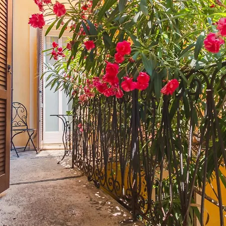 Antiche Mura - Italian Homing Affittacamere 4*