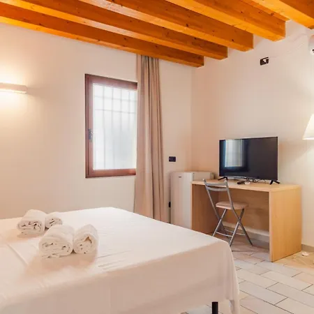 Antiche Mura - Italian Homing Affittacamere 4*